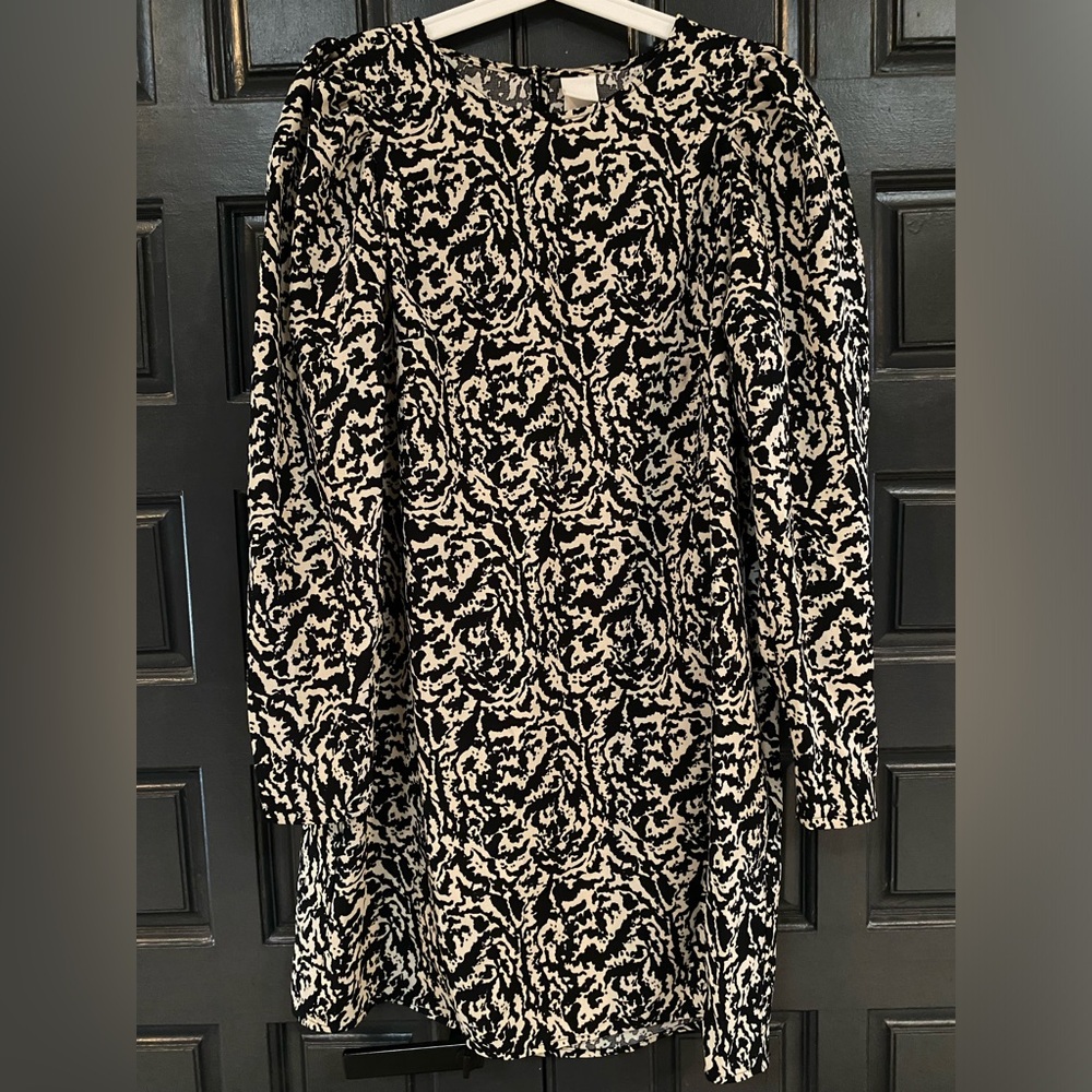NWT black/white H&M long sleeve dress size medium